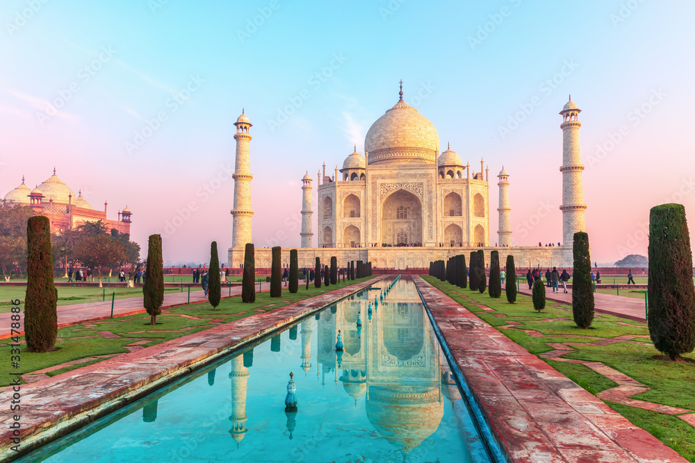 Naklejka premium Taj Mahal Mauseleum, India, Uttar Pradesh, Agra