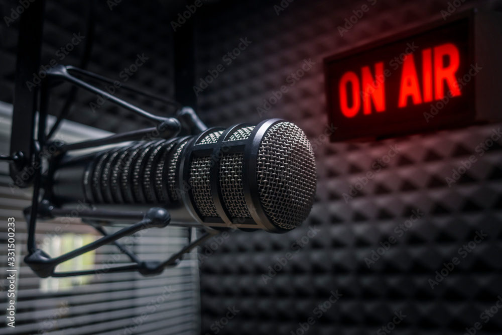 Foto Stock Professional microphone in radio station studio on air