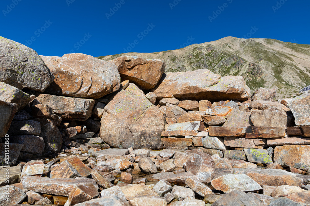 Fuente del río Ter. Ulldeter, Setcases, Ripollès, Girona, Catalunya Fuente del río Ter. Ulldeter, Setcases, Ripollès, Girona, Catalunya