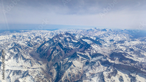 cordilheira dos andes vista da janela do avião