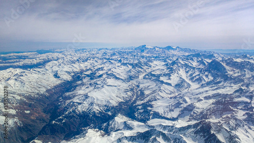 cordilheira dos andes vista da janela do avião