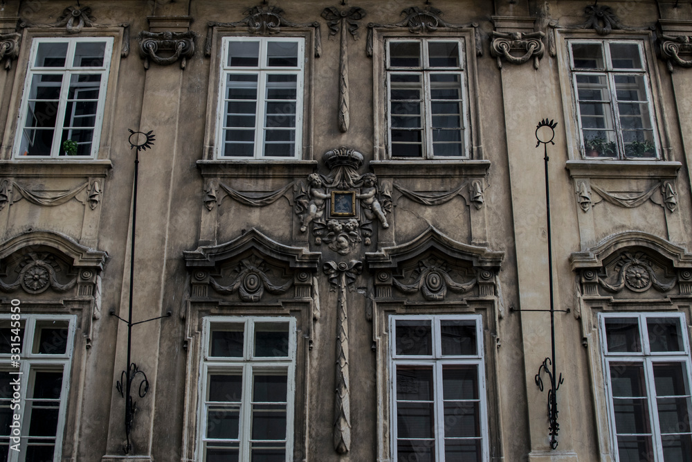 Obraz premium An old facade in Prague