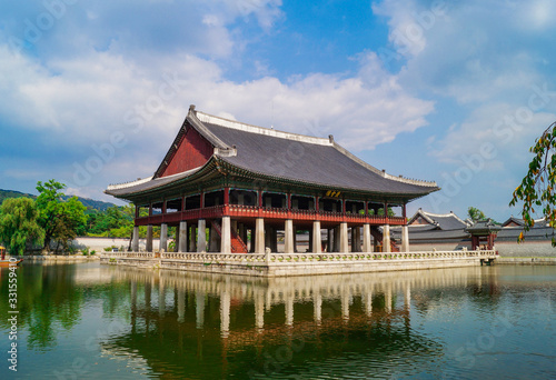 Korean traditional palace in seoul 경복궁 경회루