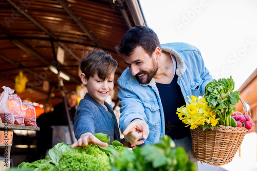 Wallpaper Mural Family Buying Fresh Vegetables At Farmers Market Stall Torontodigital.ca