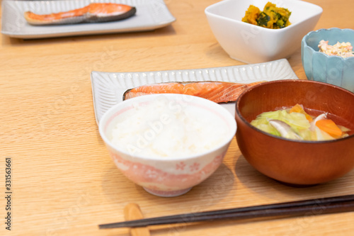 健康的な日本の朝食