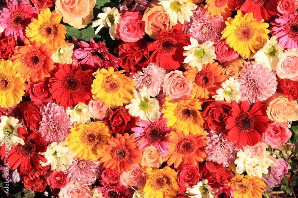 Colorful wedding flower arrangement Colorful wedding flower arrangement