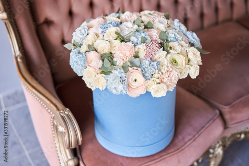 Canvastavla Bouquet of beautiful Mixed flowers in blue box