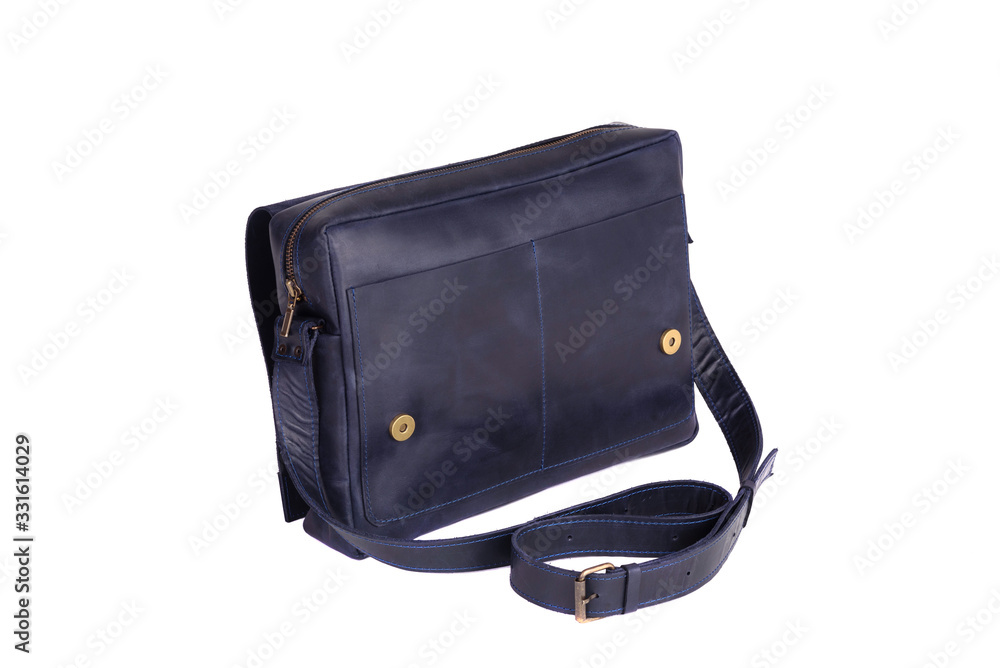 Naklejka premium Natural fashion leather handbag isolated on white background