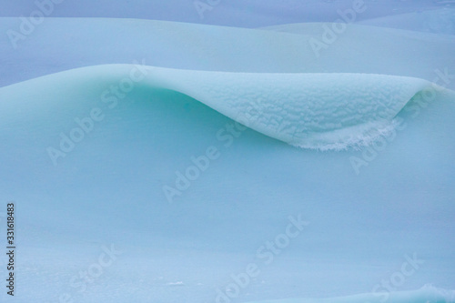 氷の波