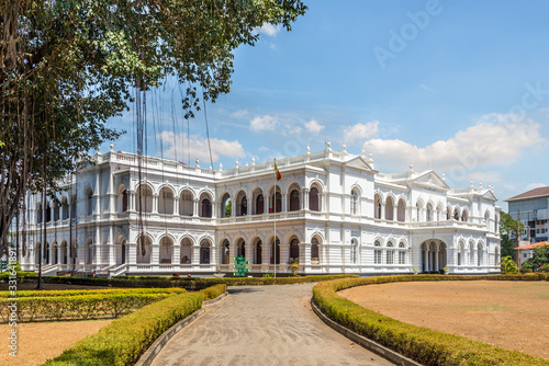 Cuadro en lienzo View at the National Mauseum Building of Colombo in Sri Lanka