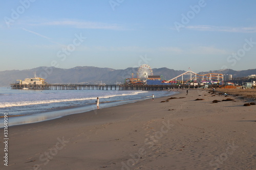 Szenen am Santa Monica Beach in Los Angeles mit Morgenstimmung © lukasfelder