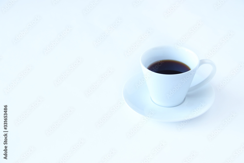 一杯のコーヒー（白イメージ）