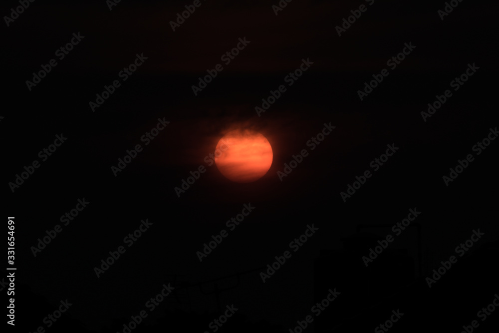 Perfect circle of the sun when sunset. Perfect circle of the sun when sunset.