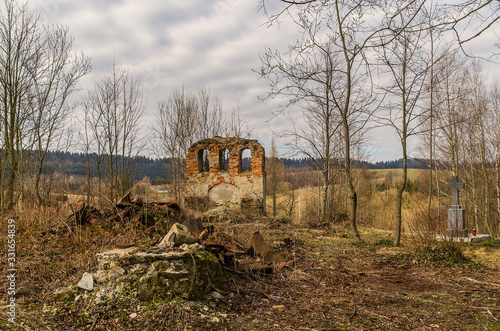 Fototapeta Naklejka Na Ścianę i Meble -  Dzwonnica i cerkwisko Lipie Bieszczady