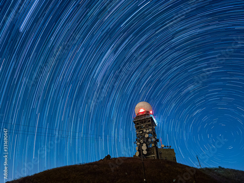 Quadro su tela Star trails at tai mo shan