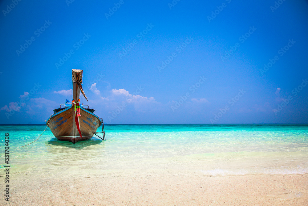 Fototapeta premium Landscapes of the beautiful Kingdom of Thailand, the purest Adaman Sea and islands.
