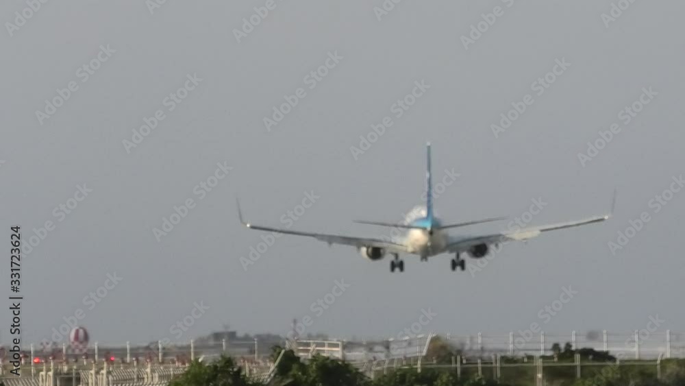 沖縄那覇空港離着陸風景