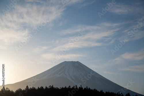 富士山と日の出 晴れ空