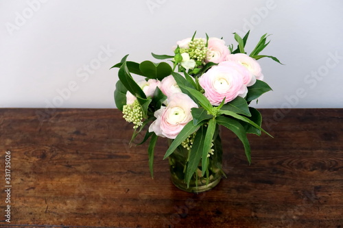 Bouquet de pivoines blanches.