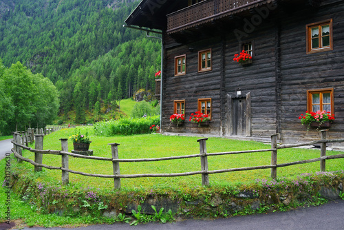 Foto Scenic summer view of Heiligenblut village, Austria