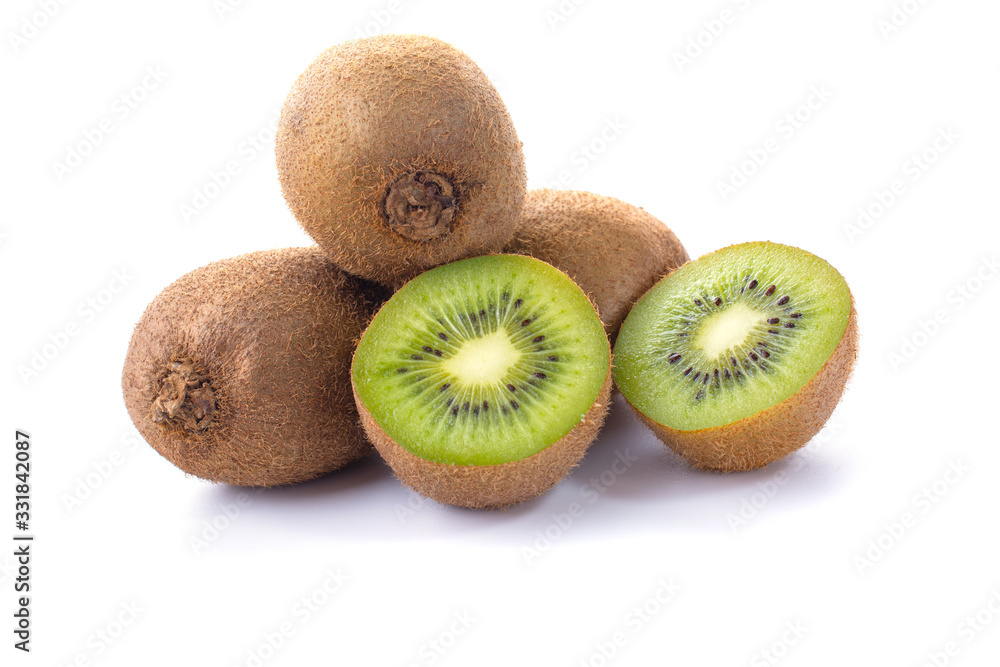 Obraz premium Kiwi fruit with pieces isolated on a white background, close -up.