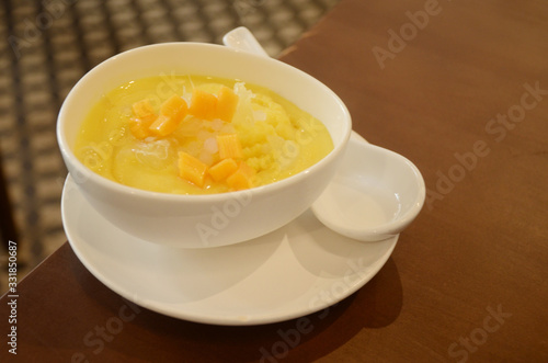 Mango sweet soup with tapioca pearls.