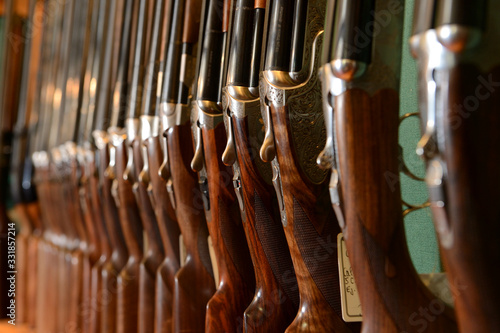 Canvastavla Armurerie traditionnelle, vente de fusils de chasse et cartouches