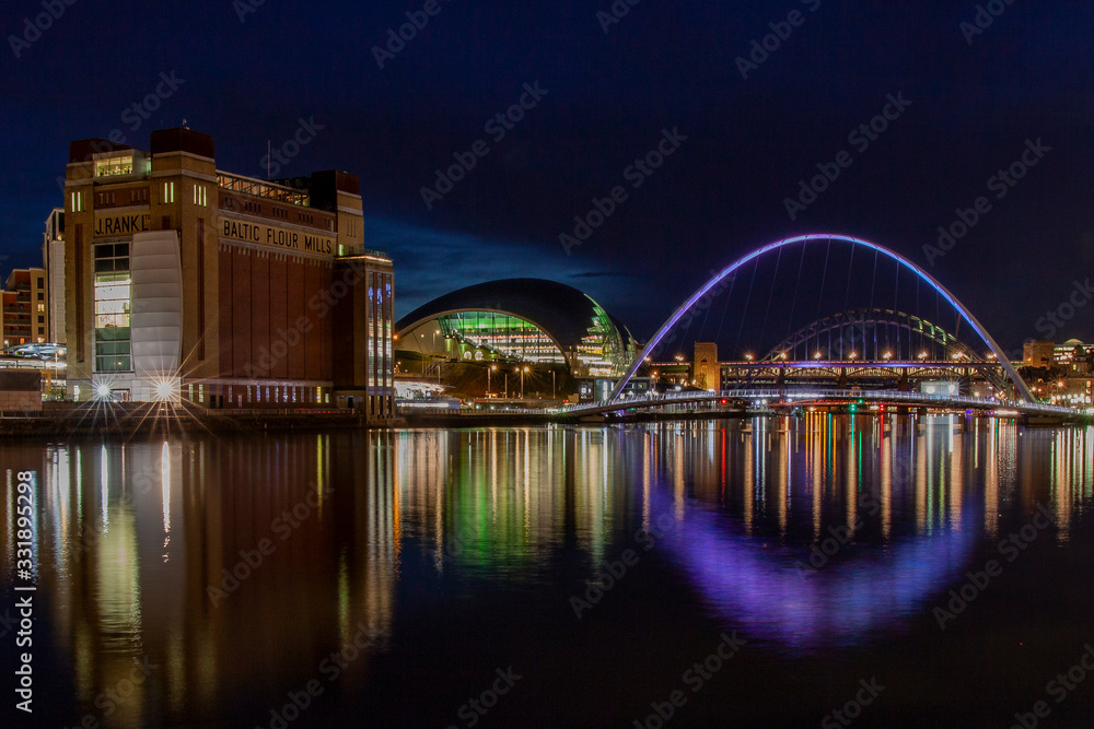 Fototapeta premium Newcastle quayside - Sage, Baltic Centre and Millenium Bridge