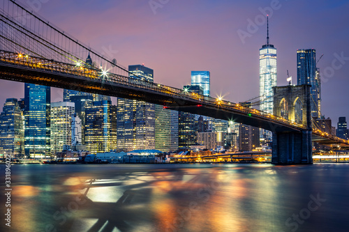 View of Brooklyn bridge by night