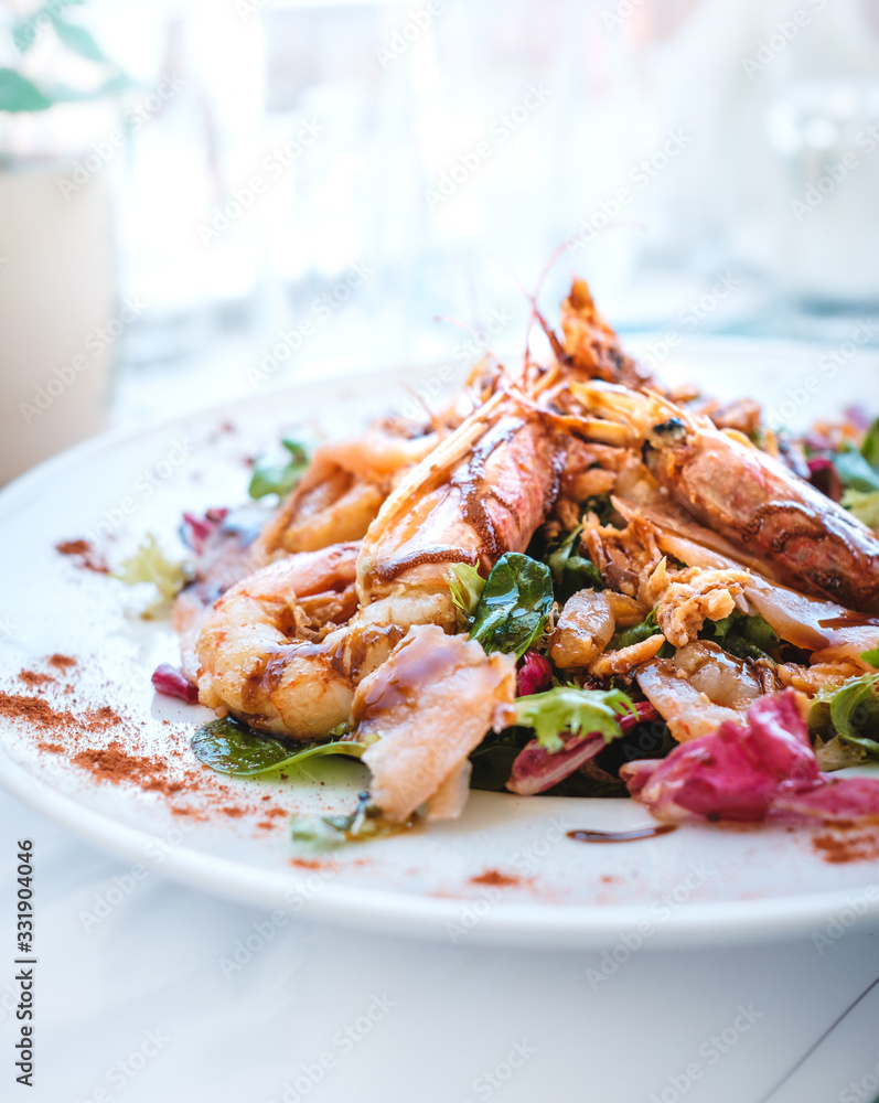 Salat mit Meeresfrüchten, griechische Taverne