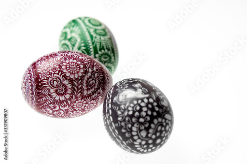 Kolorowe jajka ozdobne na wielkanoc, kroszonki ozdobne