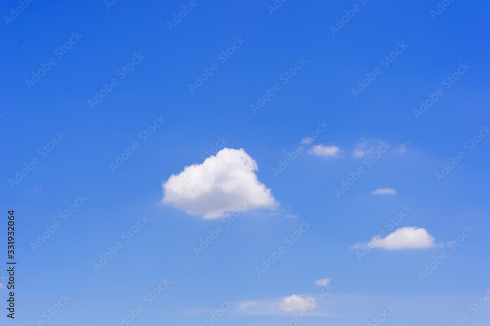 Obraz premium Blue sky and clouds background