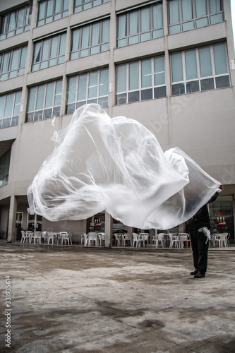 Fotografie Plastica in aria performance artistica