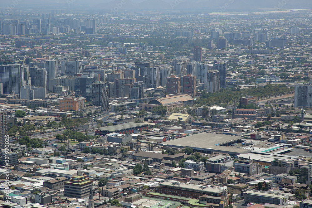 Fototapeta premium Centro Cultural Estación Mapocho desde el Cerro San Cristóbal, Santiago de Chile, Chile