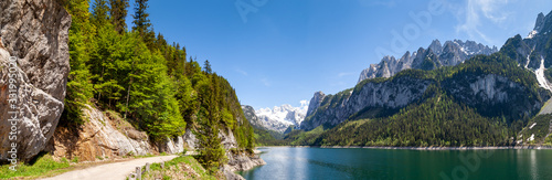 Photo Famous Lake Gosau and Gosaukamm with Mount Dachstein