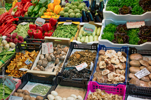 Fototapeta Naklejka Na Ścianę i Meble -  Vegetables and mushrooms on food market stall