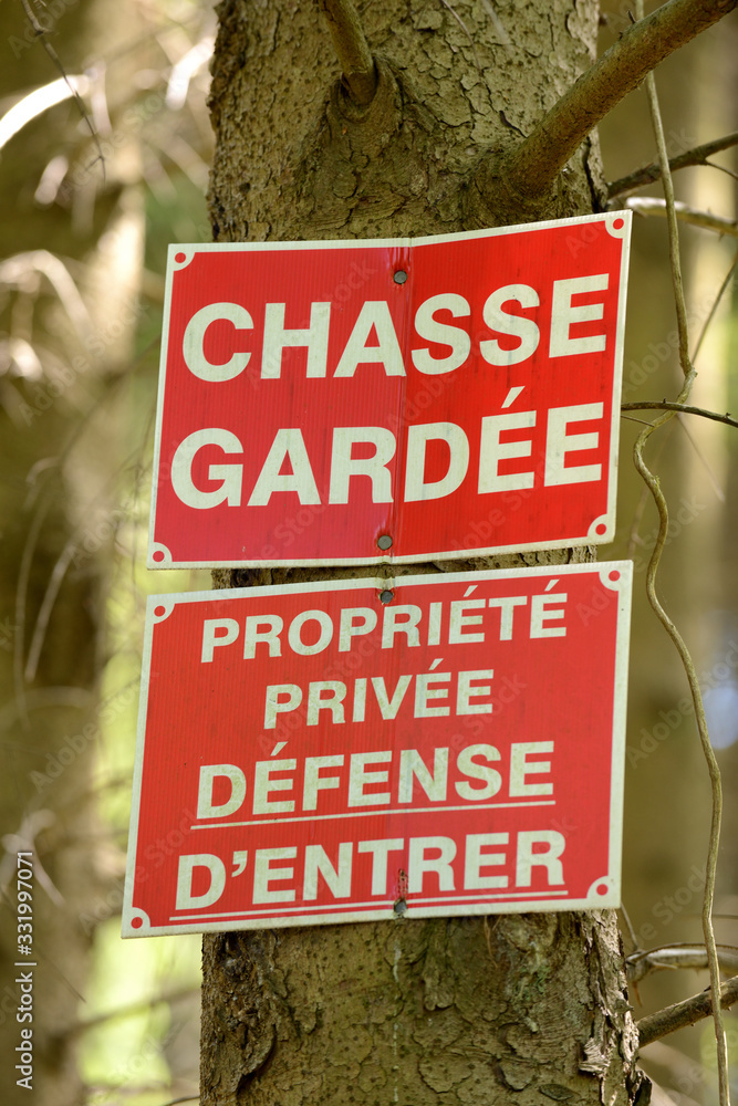 AUA SIGNALETIQUE Schild 'Privatgelände – Betreten Verboten' – Ø 330 Mm, PVC 1,5 Mm Oder Aluminium