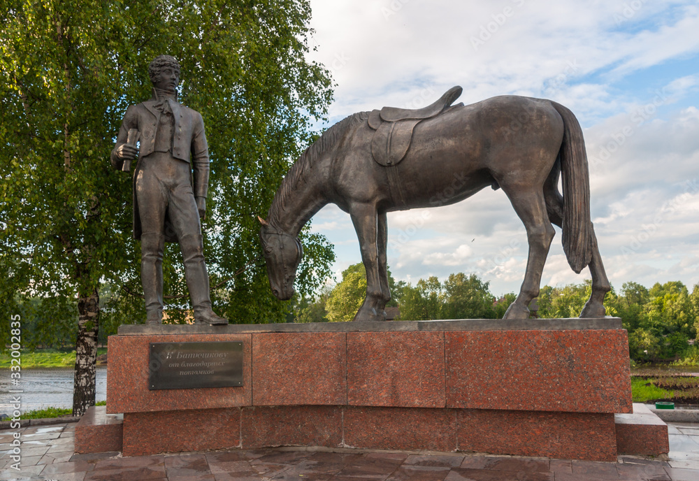 Obraz premium Monument to poet Konstantin Batyushkov on Vologda River Embankment in center of Vologda in summer, Vologda, Russia