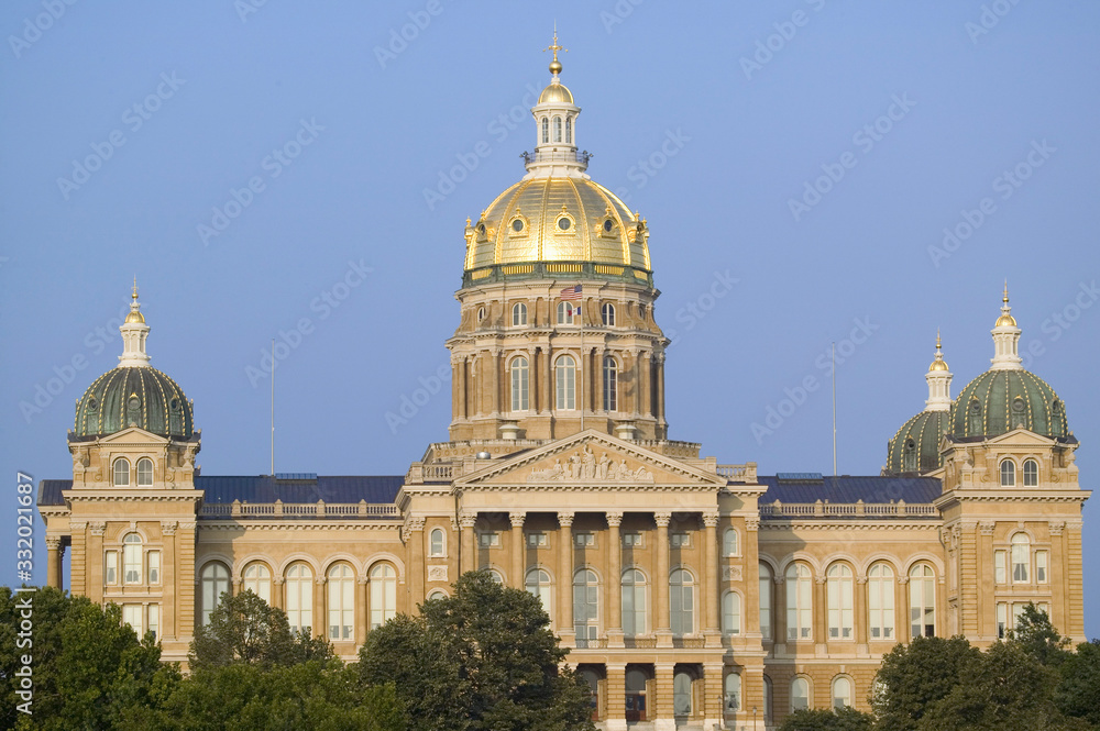 Golden dome of Iowa State Capital building, Des Moines, Iowa