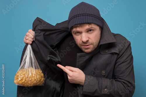 Foto Smuggler selling food