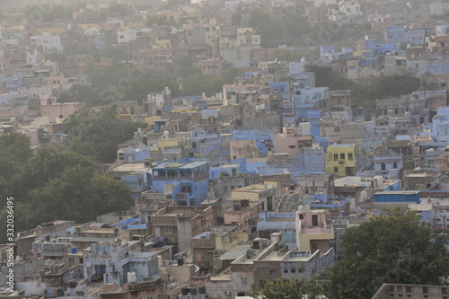 インドのラジャスタン州のジョードプル
メヘラーンガル砦の城下町
ブルーシティーと呼ばれる街並み
青色の建物や住宅 photo