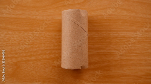 Axis of tissue roll on table