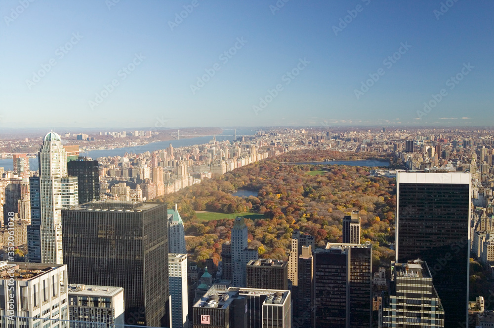 Fototapeta premium Panoramic view of New York City and Central Park from ÒTop of the RockÓ viewing area at Rockefeller Center, New York City, New York