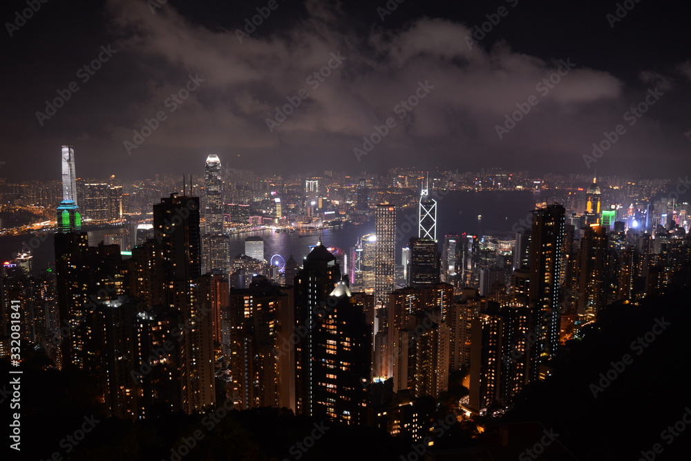 Fototapeta premium Hong Kong skyline from Victoria Peak at night