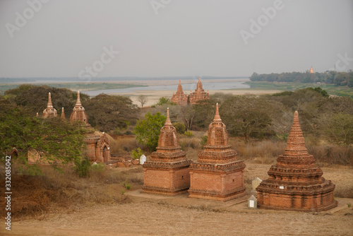 Stupe a Bagan photo