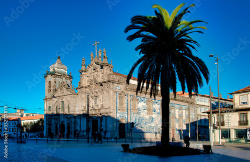 Double église du Carmel à Porto, Portugal © Jorge Alves