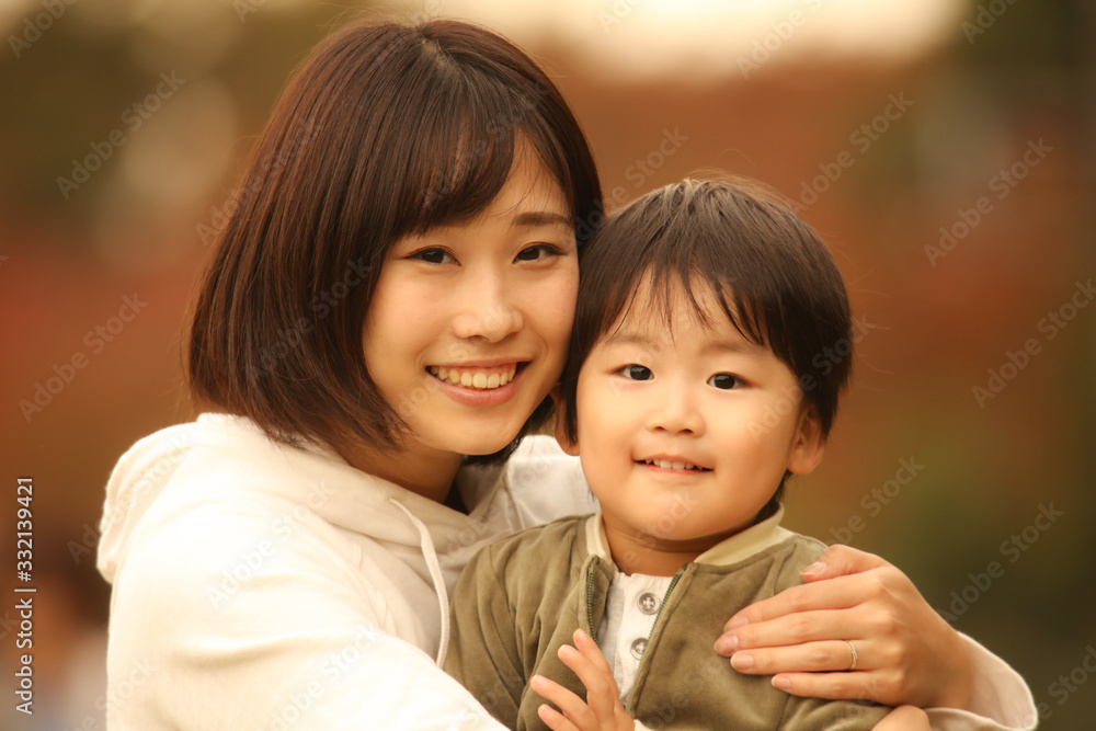 笑顔の親子 笑顔の親子