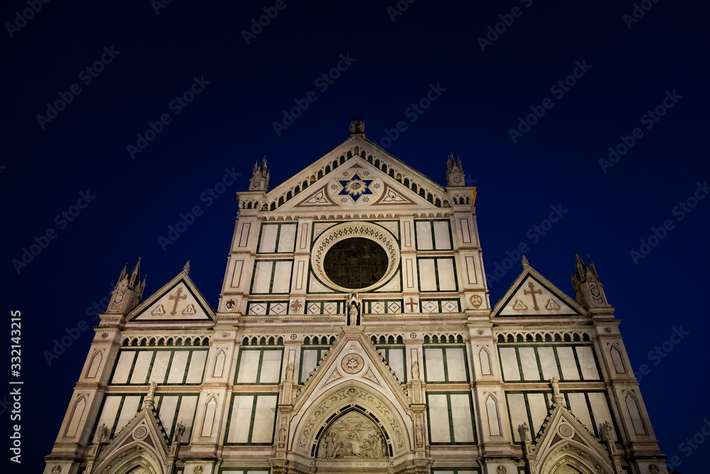 Basilique Santa Croce de Florence vue de nuit, Italie