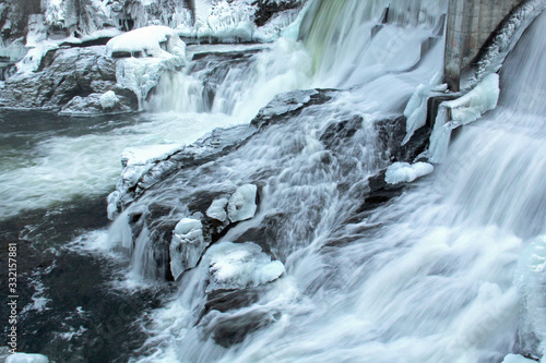Frozen waterfall flow from an electrical barrage