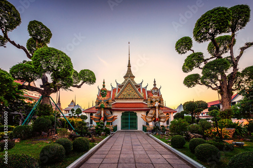 Wat Arun, the temple of Dawn Bangkok © mon
